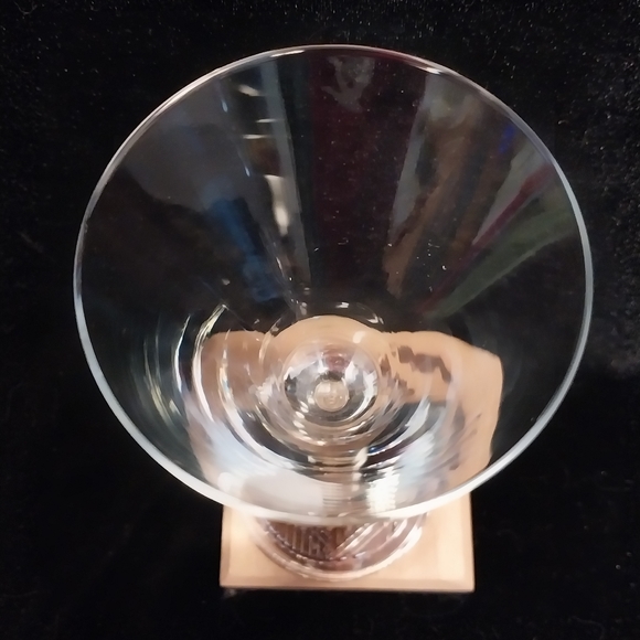 GREY GOOSE Vodka Etched Logo Pitcher and Pair of Martini Cocktail Glasses - Picture 5 of 9